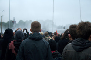 Anti-G8 Demonstration mit Wasserwerfer und Demonstranten in Rostock